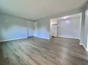 Cleves Properties in Cleves, OH - Foto de edificio - Interior Photo