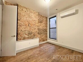True 4 Bedroom layout — no flex, no railroad - Massive full-floor basement with second private entra in Brooklyn, NY - Foto de edificio - Building Photo