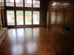 401 Woodland Hills Dr in Tyler, TX - Building Photo - Building Photo