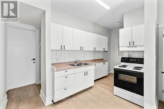 67 Ontario Ave in Hamilton, ON - Building Photo - Building Photo