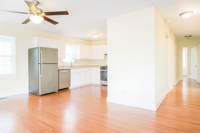 61 Cooper St in Charleston, SC - Building Photo - Building Photo