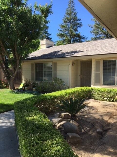 5444 W Los Altos Ave in Fresno, CA - Building Photo