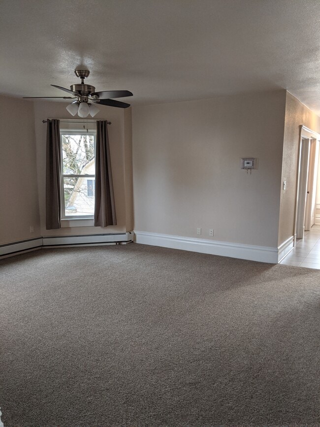328 Bessemer Ave, Unit 2 in Grove City, PA - Building Photo - Building Photo