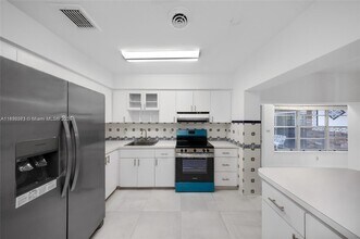 3600 SW 26th St in Miami, FL - Building Photo - Building Photo