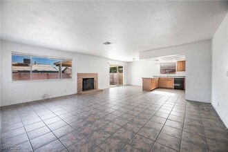 6438 Creston Ave in Las Vegas, NV - Building Photo - Building Photo