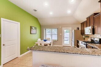 720 Ann Taylor Dr in Austin, TX - Building Photo - Building Photo