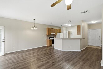 8102 Willet Trail in Austin, TX - Building Photo - Building Photo