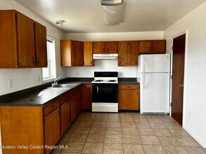 376 NY-32 in New Paltz, NY - Foto de edificio - Building Photo