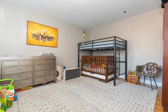 215 Grand St, Unit 1F in Hoboken, NJ - Foto de edificio - Building Photo
