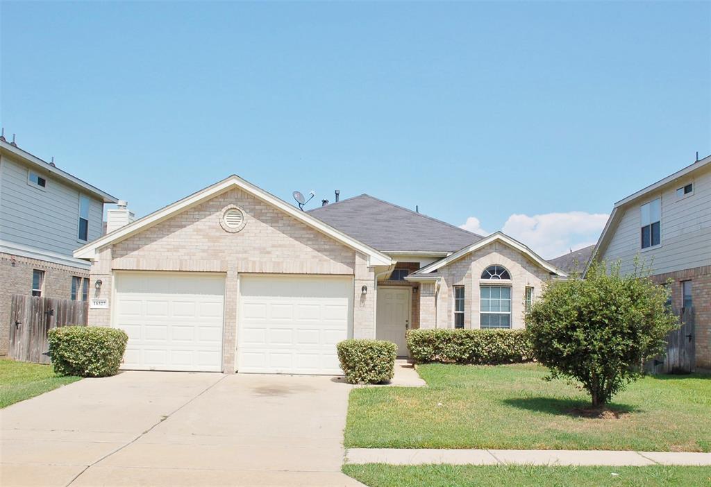 16327 Yabbie Dr in Sugar Land, TX - Building Photo