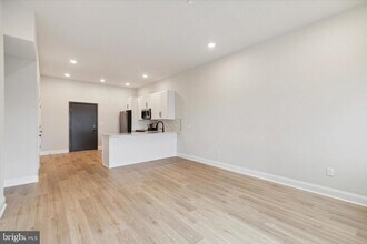 2157 E Lehigh Ave-Unit -415 in Philadelphia, PA - Foto de edificio - Building Photo