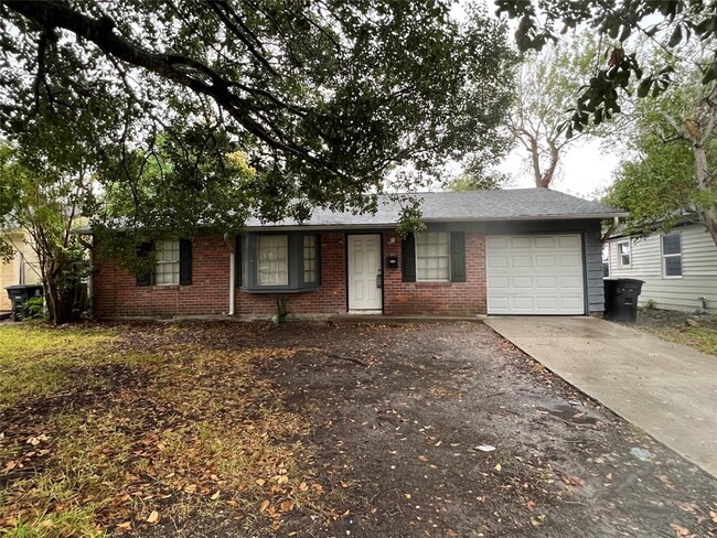 3927 Prudence Dr in Houston, TX - Building Photo - Building Photo