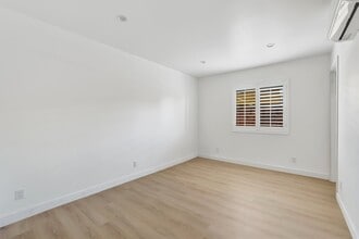 13054 Terra Bella St in Los Angeles, CA - Building Photo - Building Photo