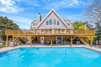 5 Ocean View Ave in Southampton, NY - Building Photo - Building Photo