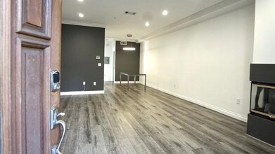 268 Mar Vista Ave-Unit -268 N Mar Vista Ave #4 in Pasadena, CA - Building Photo - Building Photo