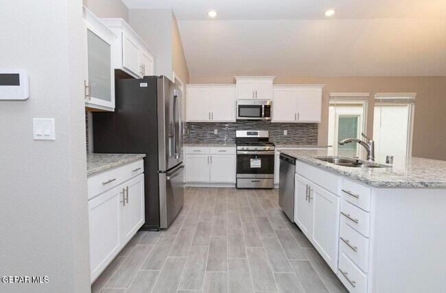 1208 Golden Summer Pl in Horizon City, TX - Building Photo - Building Photo