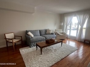 25 Meadow Ave in Monmouth Beach, NJ - Building Photo - Building Photo