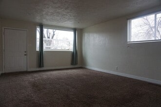 2564 S 700 E in Salt Lake City, UT - Building Photo - Building Photo