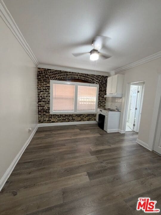 property at 738 S New Hampshire Ave