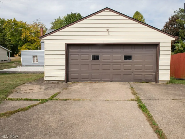 97 Grimm Heights Ave in Struthers, OH - Building Photo - Building Photo