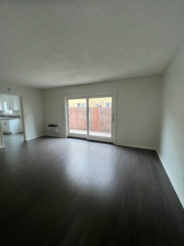 1827 W Glencrest Ave in Anaheim, CA - Building Photo - Building Photo
