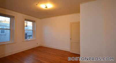 143 Park Dr, Unit 15 in Boston, MA - Building Photo - Building Photo