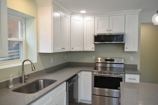 1550 CT-12 in Ledyard, CT - Building Photo - Building Photo