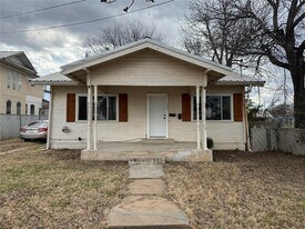 405 W Chandler St in Brownwood, TX - Building Photo