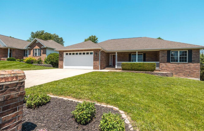 property at 1215 Britt Ln