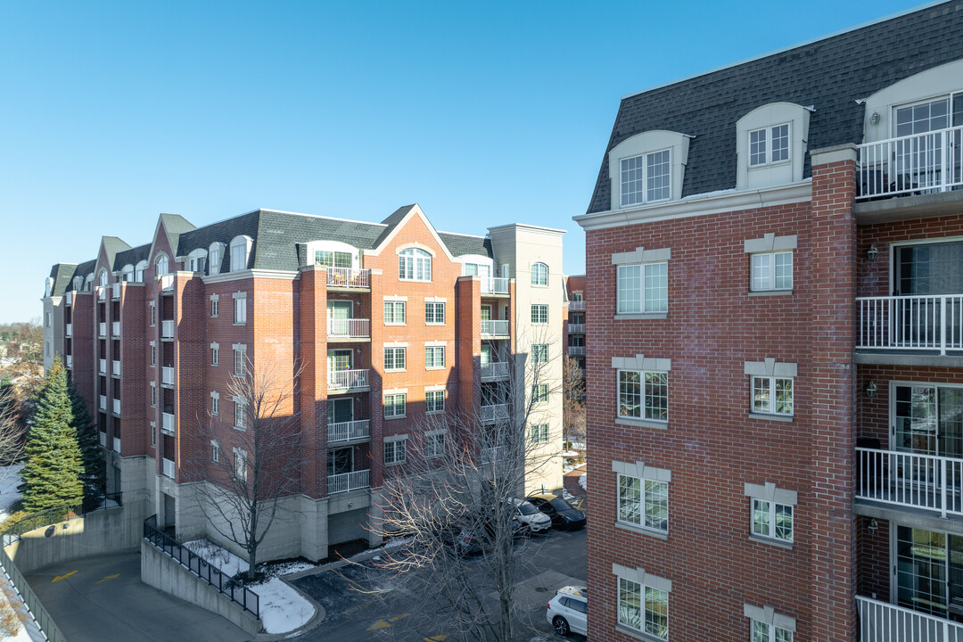 Clock Tower Pointe in Harwood Heights, IL - Building Photo