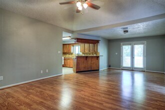 25 Shady Oak Ln in Conroe, TX - Building Photo - Building Photo