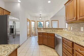 5010 Lake Forest Dr in Bellevue, NE - Building Photo - Building Photo