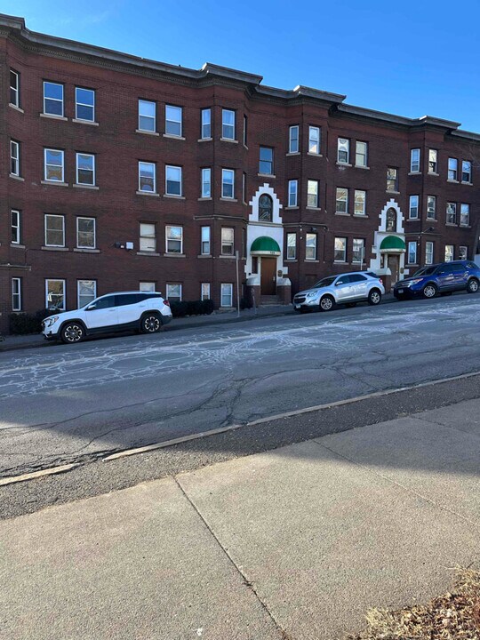 125 N 2nd Ave E in Duluth, MN - Building Photo
