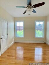 35 Brookline St, Unit 17 in Cambridge, MA - Foto de edificio - Building Photo