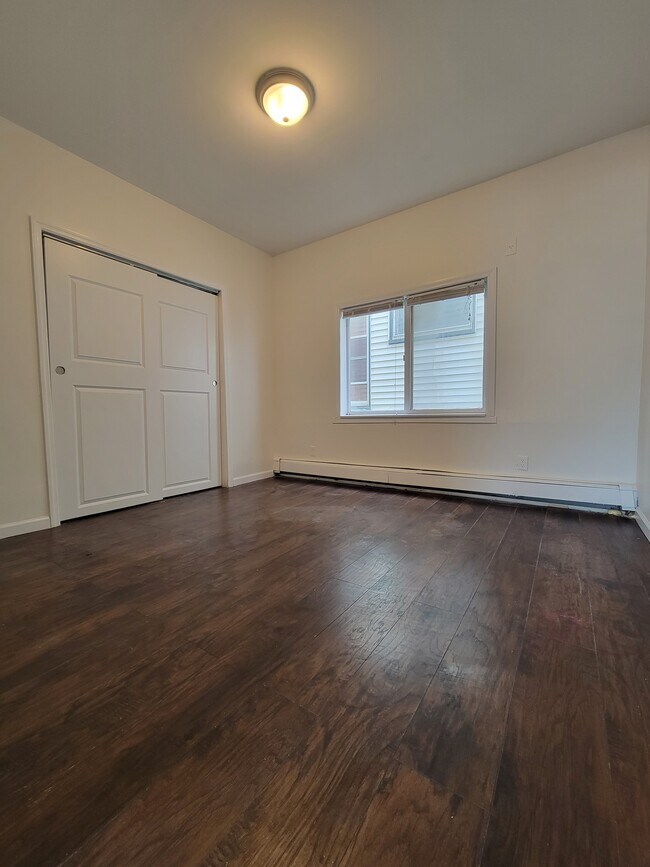 389 Avenue E, Unit 4 in Bayonne, NJ - Building Photo - Building Photo