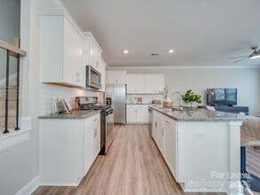 574 Altamonte Dr in Lake Wylie, SC - Building Photo - Building Photo