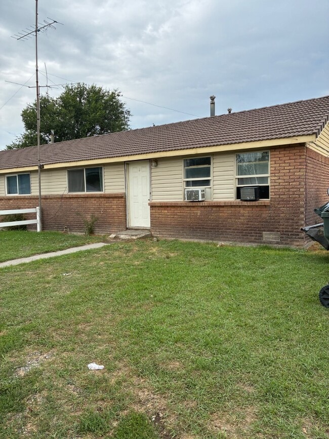 property at 202 W Lorene Ln