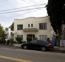 904-908 1/2 Lucile Ave in Los Angeles, CA - Building Photo - Building Photo