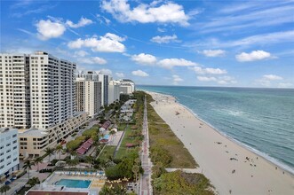 2555 Collins Ave, Unit # 2404 in Miami Beach, FL - Building Photo - Building Photo