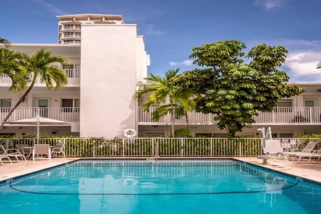 6495 Indian Creek Dr in Miami Beach, FL - Building Photo - Building Photo