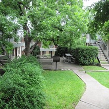 Leon Trace Apartments in San Antonio, TX - Building Photo - Building Photo