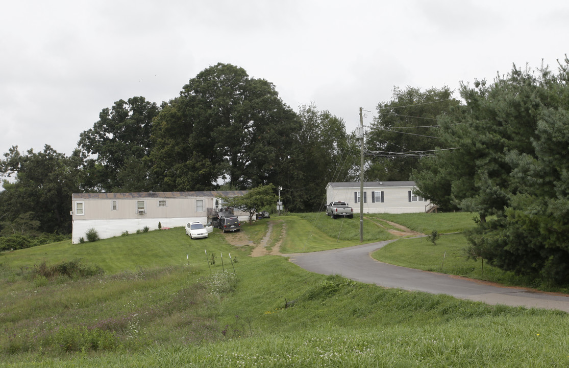 Country Living Estates in Glade Spring, VA - Building Photo