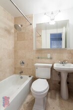 416 E 13th St, Unit 3E in New York, NY - Foto de edificio - Building Photo