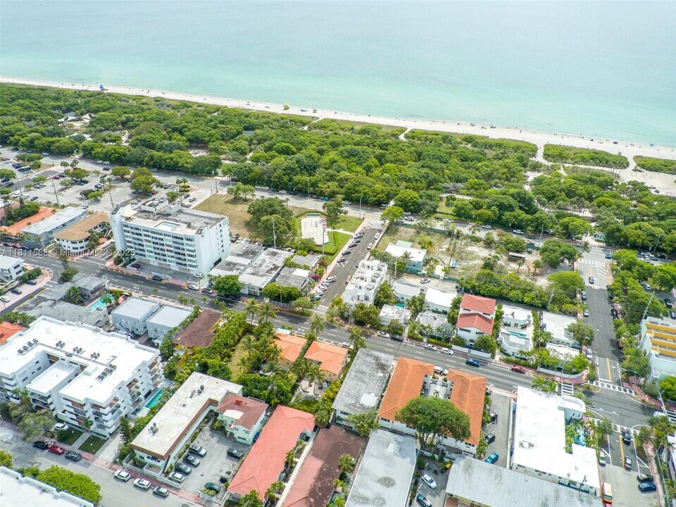 8200 Harding Ave in Miami Beach, FL - Building Photo