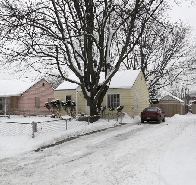 2415 Bancroft St in Columbus, OH - Building Photo - Building Photo