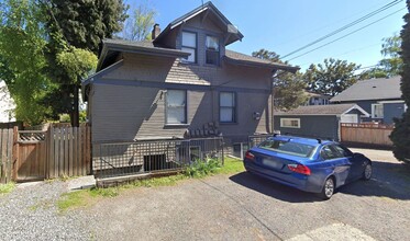 1714 NE 55th Pl in Seattle, WA - Building Photo - Building Photo