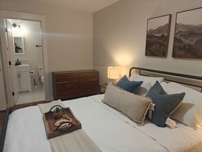 920 Friendly Pl in Charlotte, NC - Building Photo - Building Photo