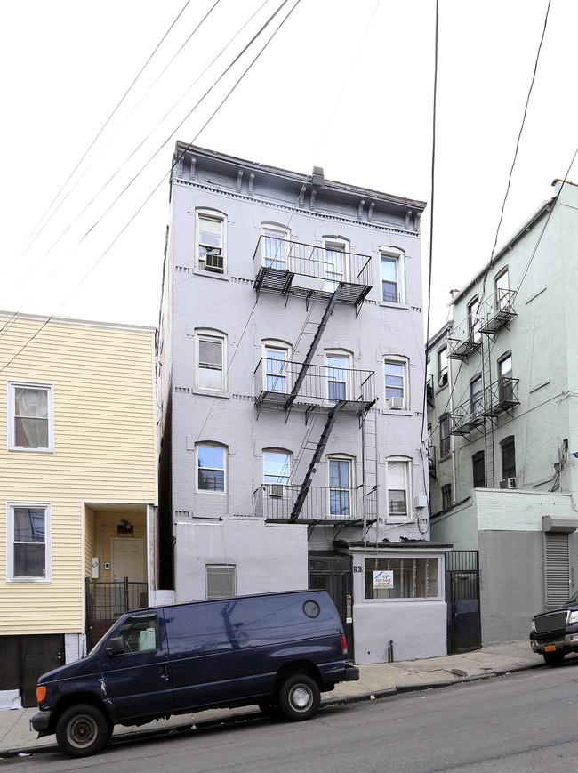 63 Oak St in Yonkers, NY - Building Photo - Building Photo