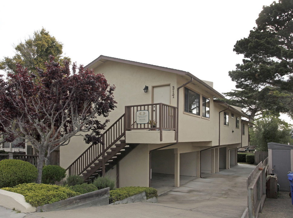 317 CLAY St in Monterey, CA - Foto de edificio