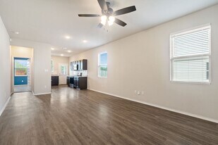 4007 Somers Crest in San Antonio, TX - Building Photo